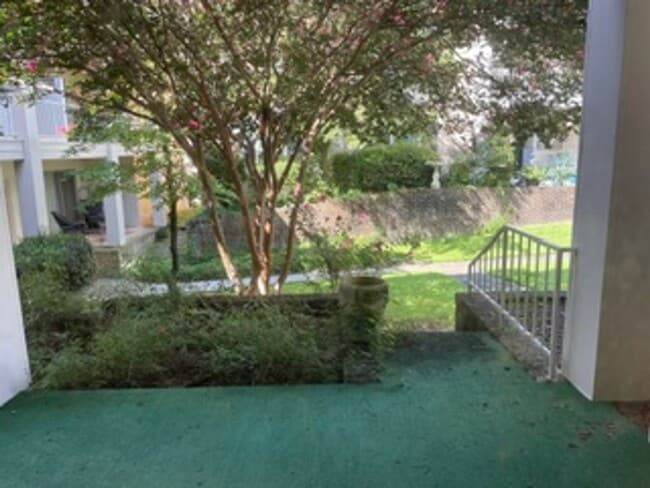 Building Photo - 3600 Chateau Dr