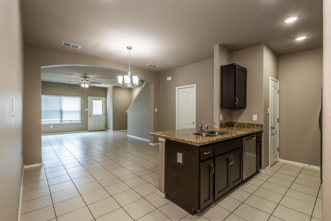 Building Photo - 123 Niagara Dr.