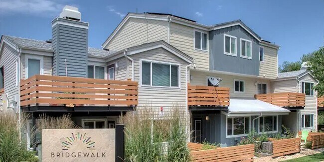 Building Photo - 676 Walden Cir