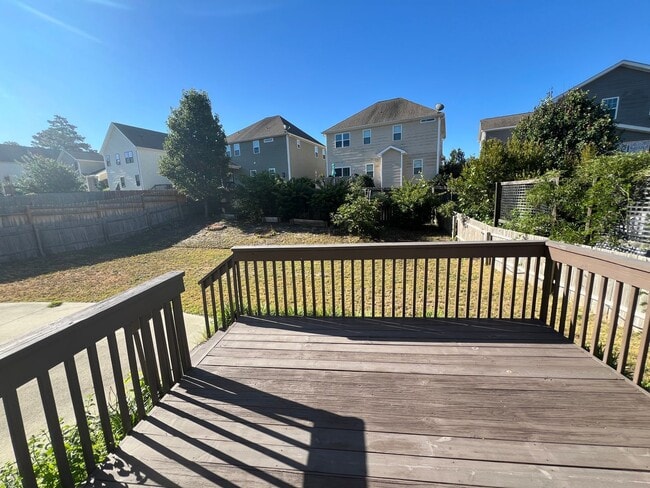 Building Photo - Stunning 4 Bed 2.5 Bath Home in Aberdeen