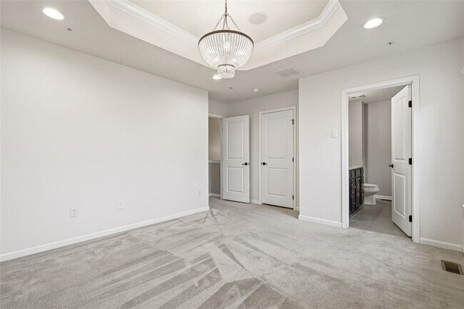 Building Photo - 1204 Pointe View Dr