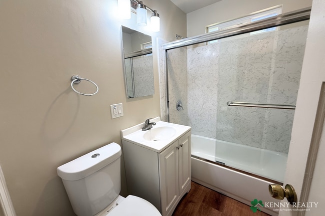 Building Photo - Spacious 3-Bedroom Home with Hardwood Floors & Large Backyard in South San Francisco