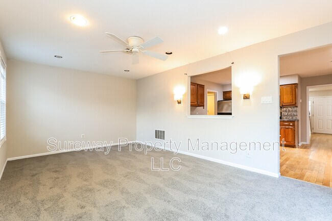 Building Photo - 5 Isa Ct