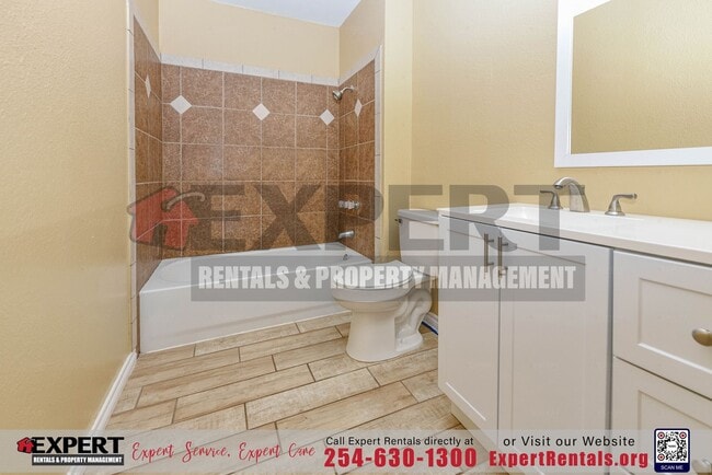 Building Photo - Charming Corner Lot Retreat: 3-Bedroom Hav...