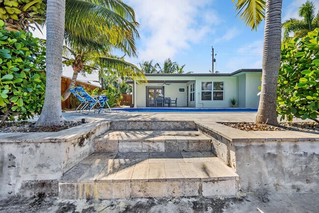 Building Photo - 2277 SE 15th St