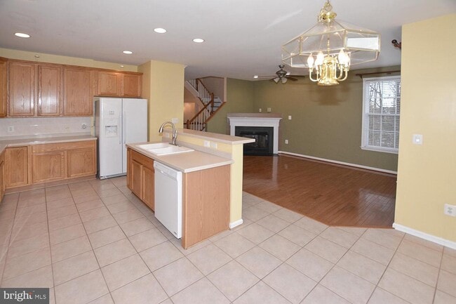 Building Photo - 43088 Shadow Terrace