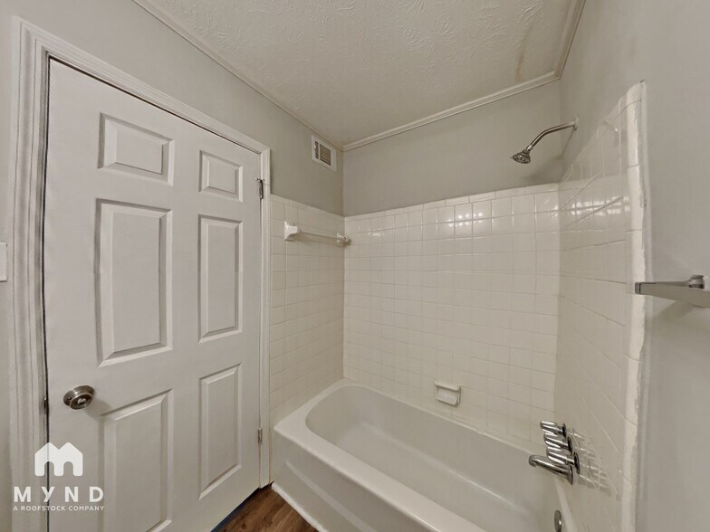 Building Photo - 170 Chesterfield Ct SW