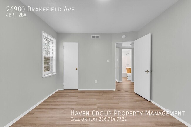 Building Photo - 26980 Drakefield Ave