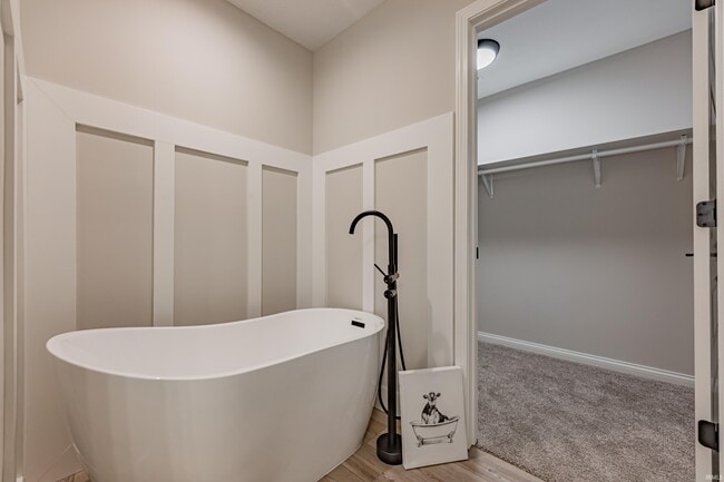 Building Photo - 9808 Blyth Dr