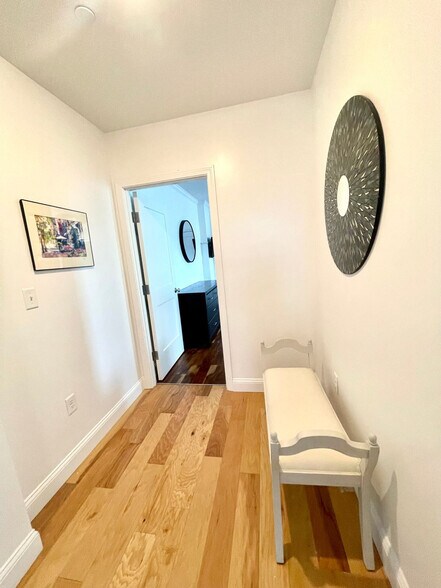 Building Photo - 1008 Tremont St