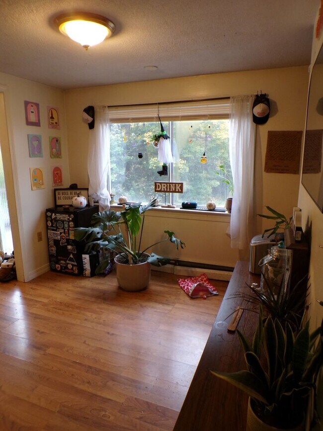 Building Photo - 6 Cassidy Ln