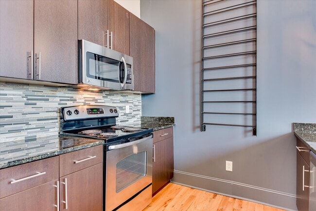 Building Photo - 936 Broad St