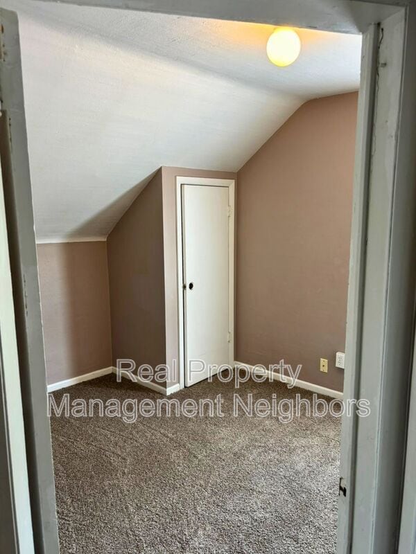 Building Photo - 2257 Berwyn Ave SW