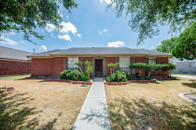 Primary Photo - 13211 Rosstown Dr