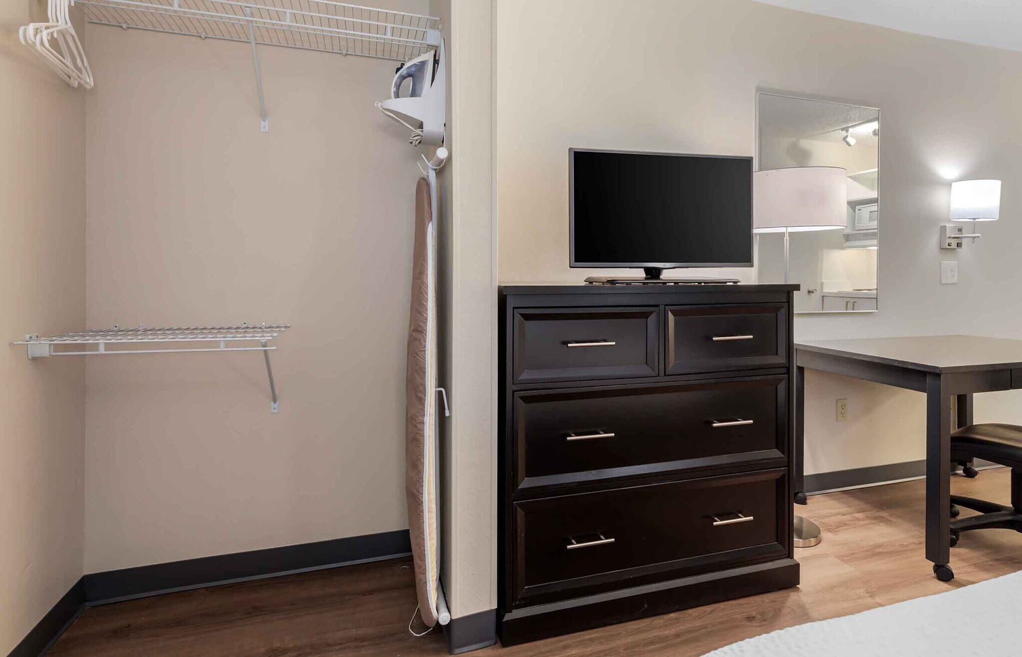 Building Photo - Furnished Studio-Dallas - Coit Road
