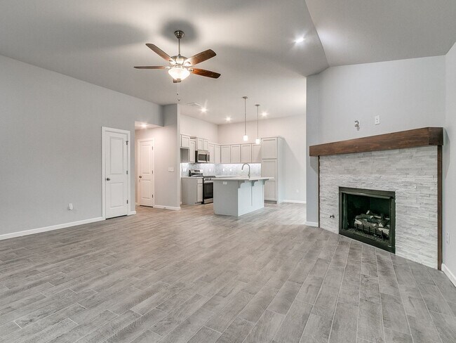 Building Photo - Beautiful New Home!