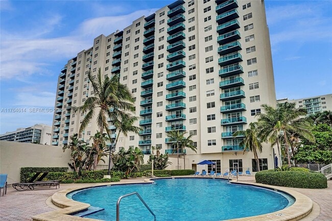 Building Photo - 4001 S Ocean Dr