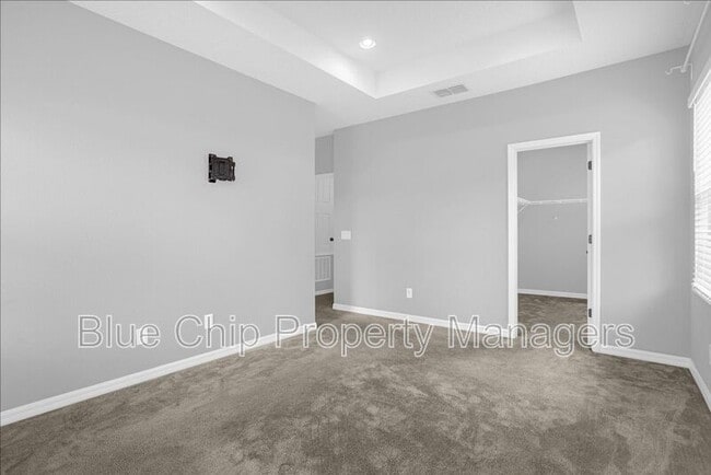 Building Photo - 6785 Tussilago Way