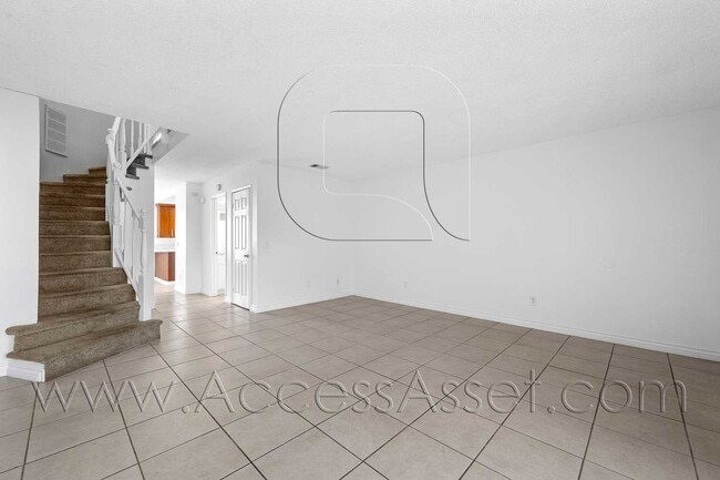 Building Photo - Spacious 2 Bed/2 Bath Home with Private Pa...