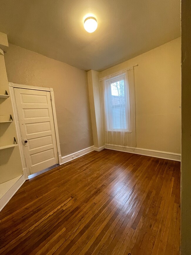 Building Photo - 4922 Warrington Ave