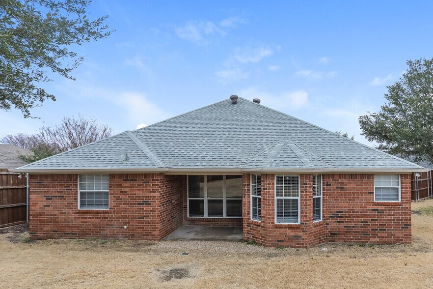 Building Photo - 211 Brookhaven Cir