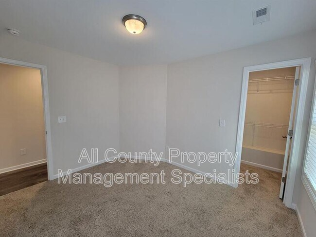 Building Photo - 22 Brazilian Dr