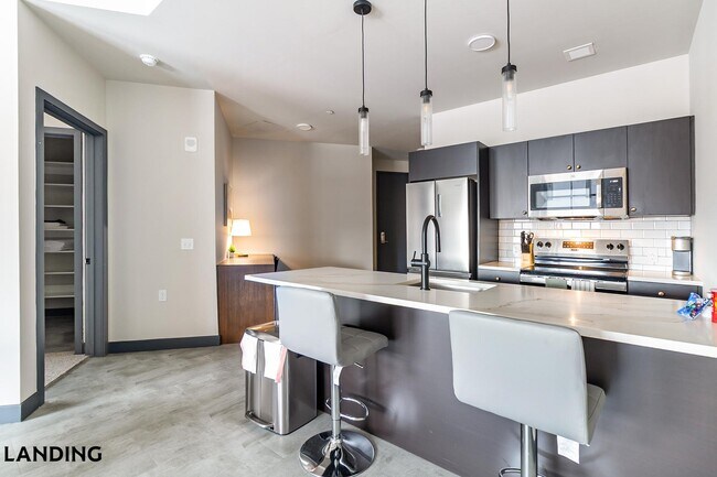 Building Photo - 55 Elm St