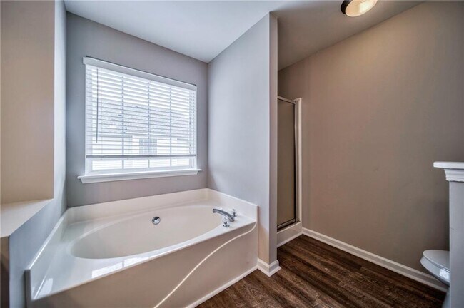 Building Photo - 3329 Chastain Landings Ct