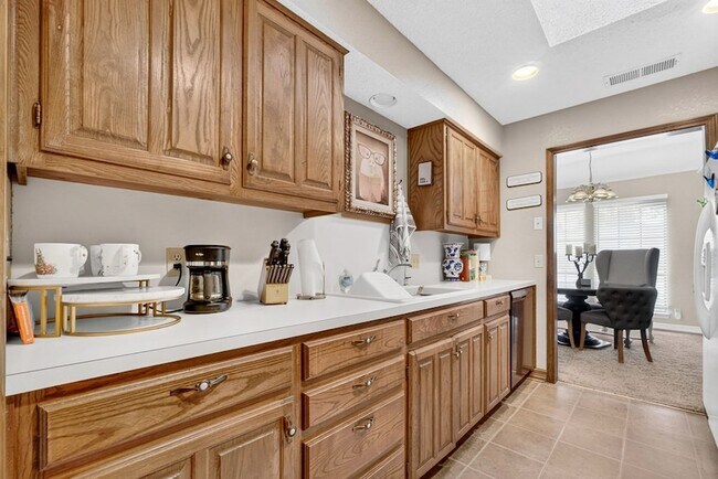 Building Photo - 3202 Tealwood Pl