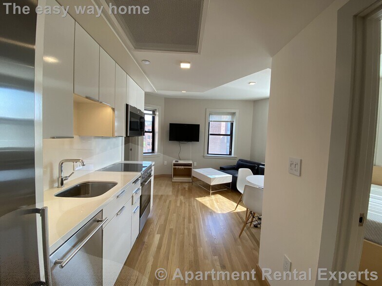 Primary Photo - 115 Mt Auburn St