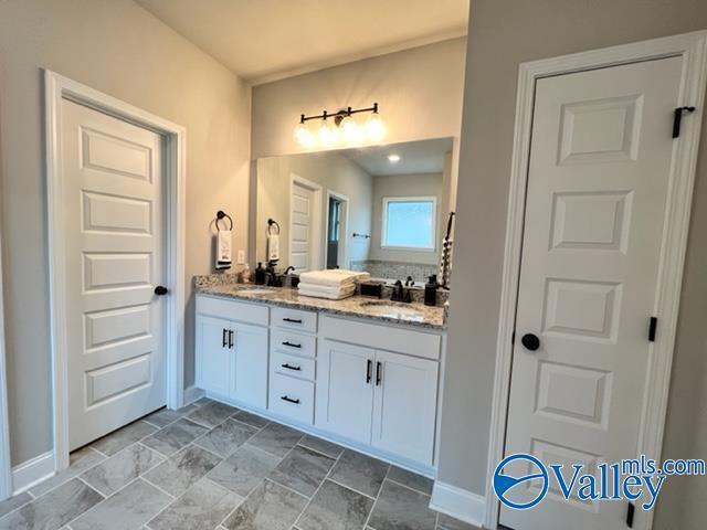 Building Photo - 136 Gardencove Cir