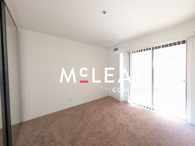 Building Photo - The Village Racquet Club - 2 Bedroom, 2 Ba...