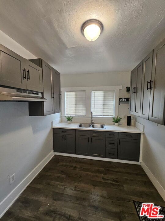 Building Photo - 2932 1/2 Normandie Ave