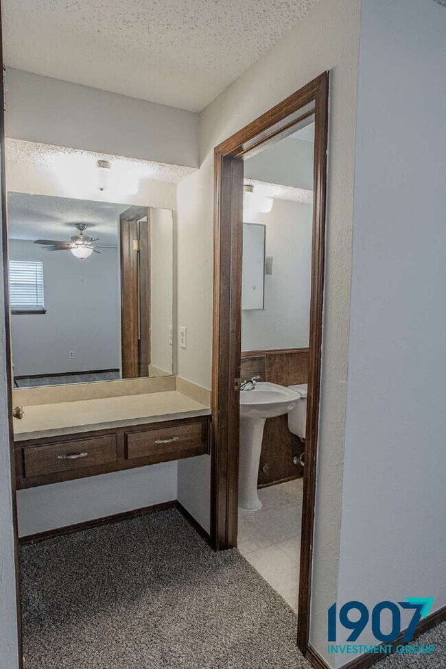 Building Photo - Charming 3-Bedroom Home in Moore with Spac...