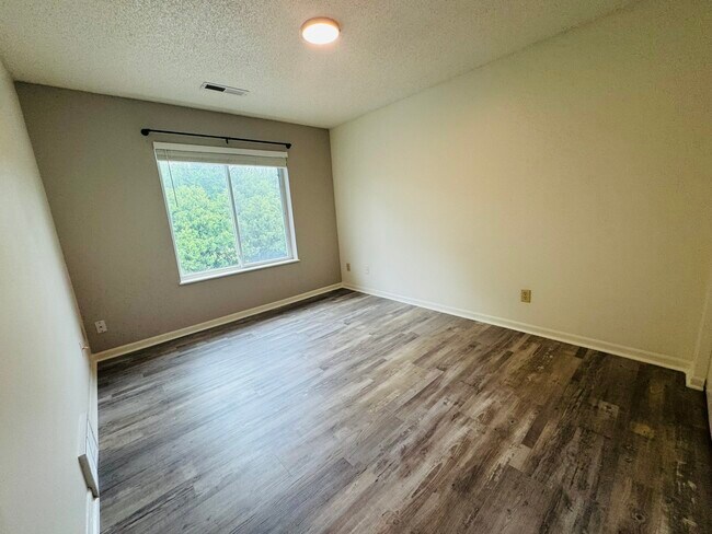 Building Photo - 365 Beaver Kreek Center