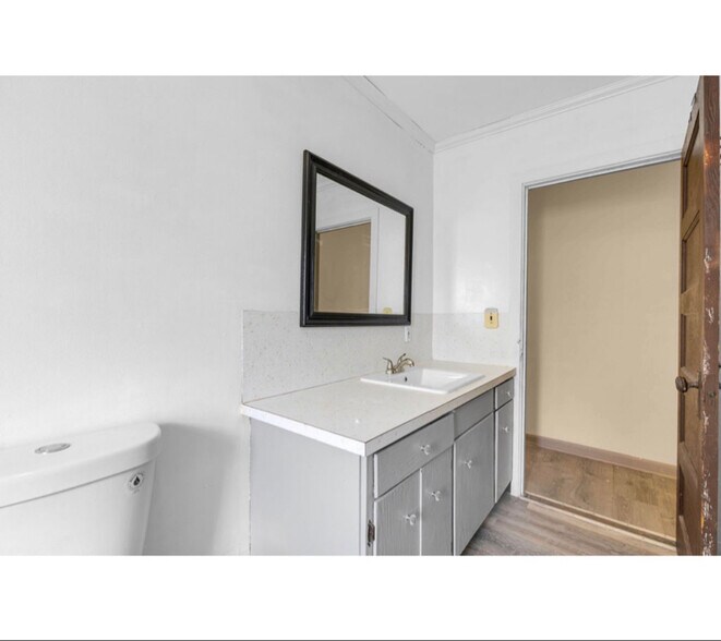 Building Photo - 14 St Lawrence St