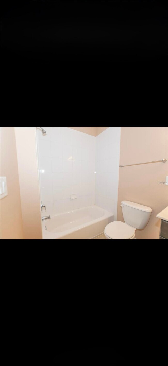 Building Photo - 649 Hangnest Ln
