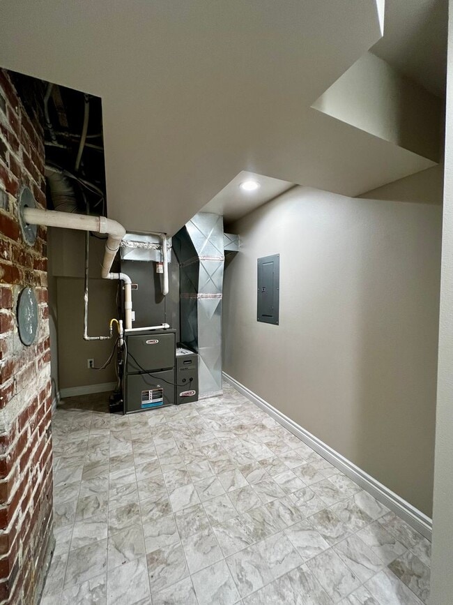Building Photo - Non-Refundable & Security Deposit Total: $2800.00