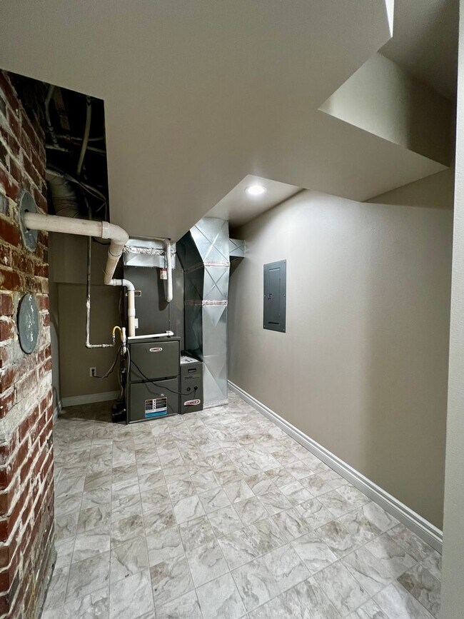 Building Photo - Non-Refundable & Security Deposit Total: $3000.00