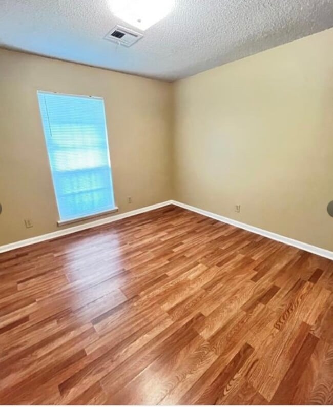 Building Photo - 429 Fieldbrook Dr