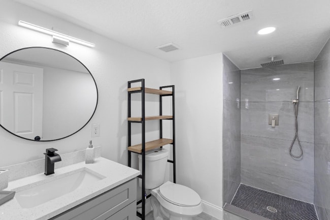 Building Photo - 1824 Lake St