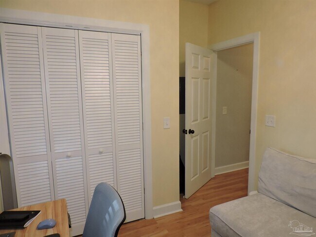 Building Photo - 1531 N 12th Ave