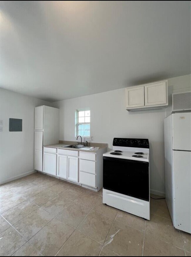 Building Photo - 6265 Highway 75