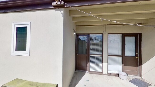 Building Photo - 11014 Paloma Ave
