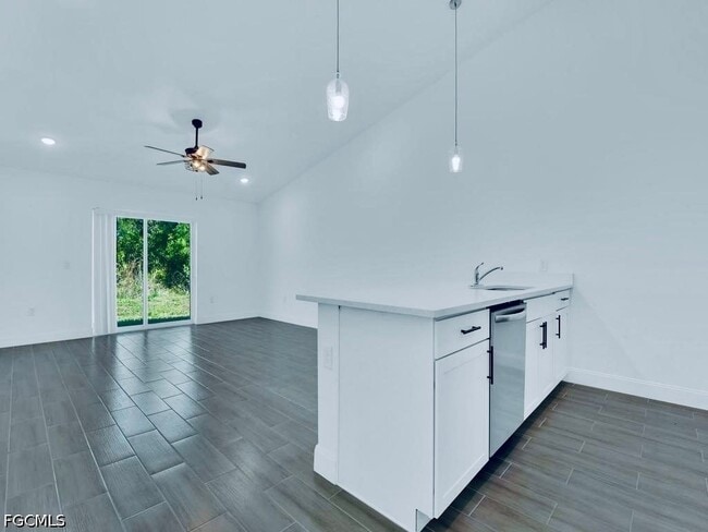 Building Photo - 849 Bedford Dr