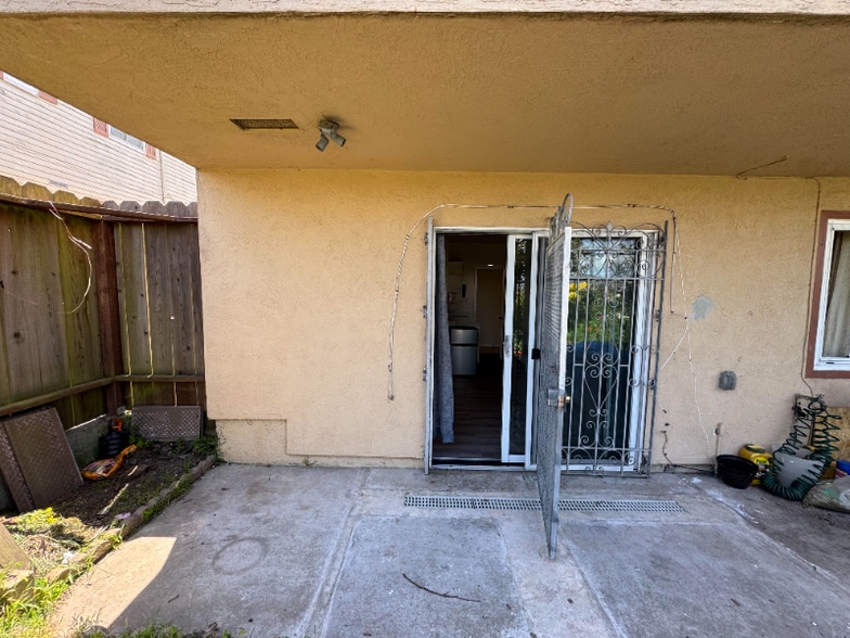 Building Photo - 127 Marbly Ave