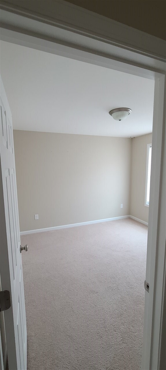 Building Photo - 18 Paige Dr