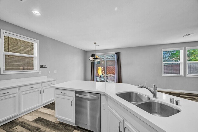Building Photo - Charming 3-Bedroom Two-Story Home in Gated...