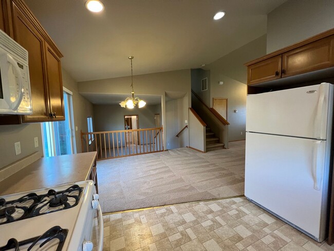 Building Photo - 2 Bedroom Home in Blaine!