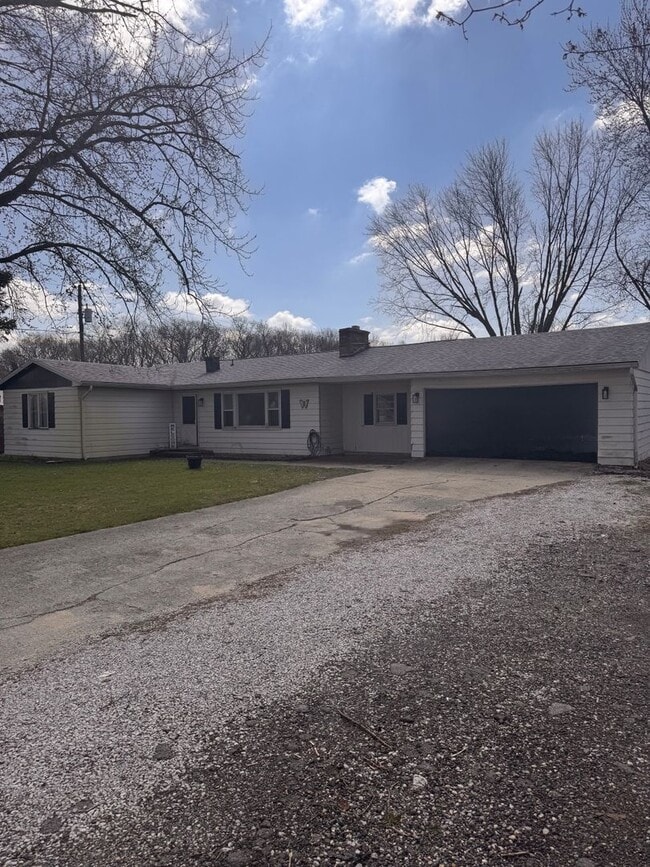 Building Photo - 3 Bed 1 Bath HOUSE